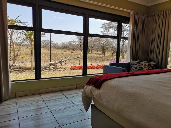 Crimson Bush Lodge