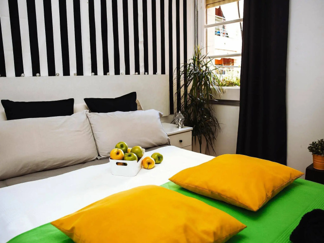 Rooms Hola BCN B & B
