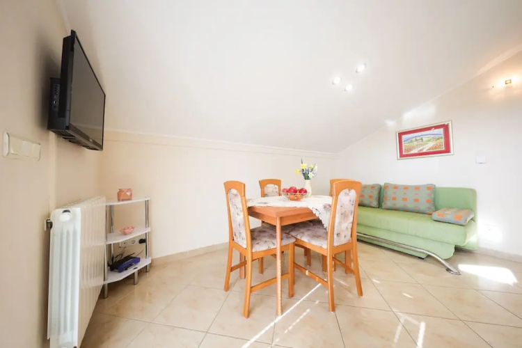 Apartments 150m from beach with parking