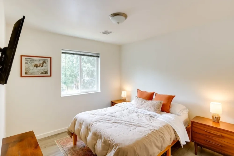 3 Bedrooms Apartment