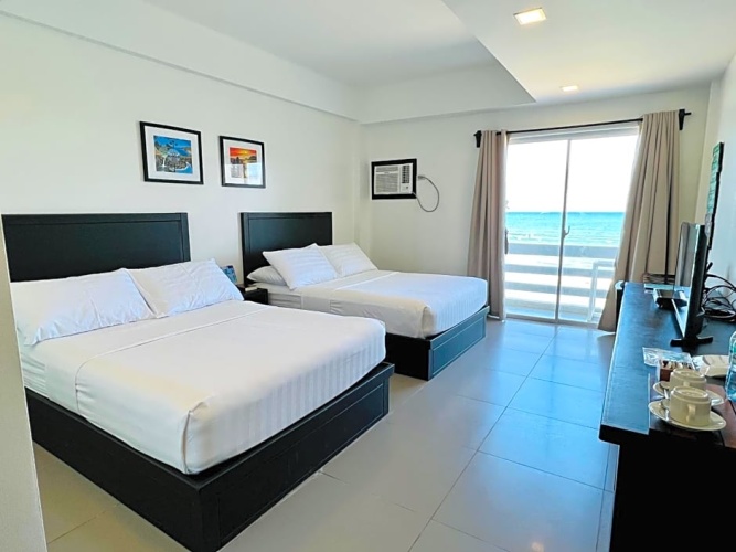 Premier Quadruple room with sea view
