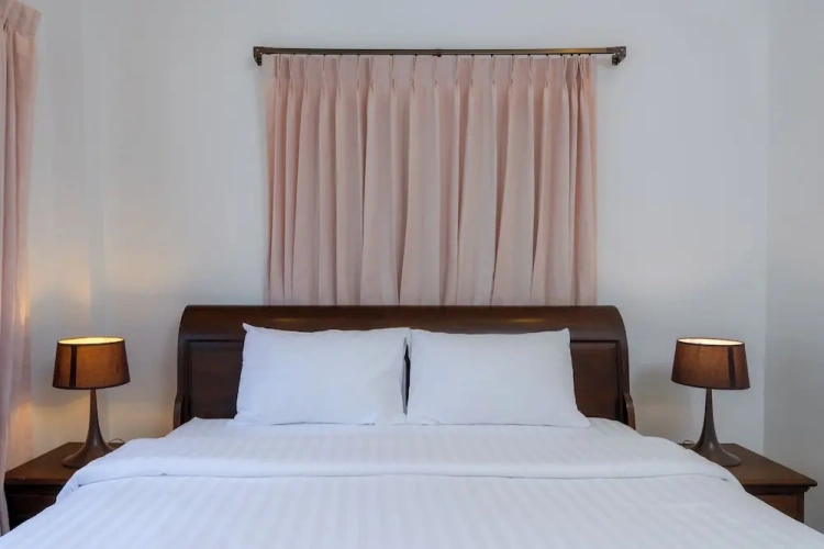 4 Bedrooms Classic Villa