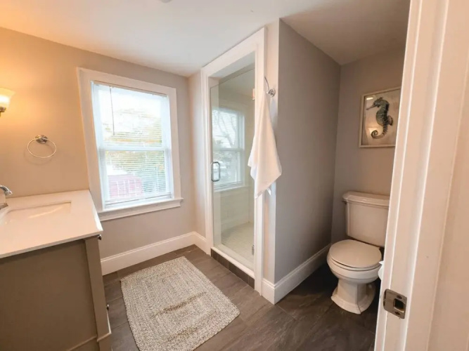 Water Access 5-bed 2-bath Retreat