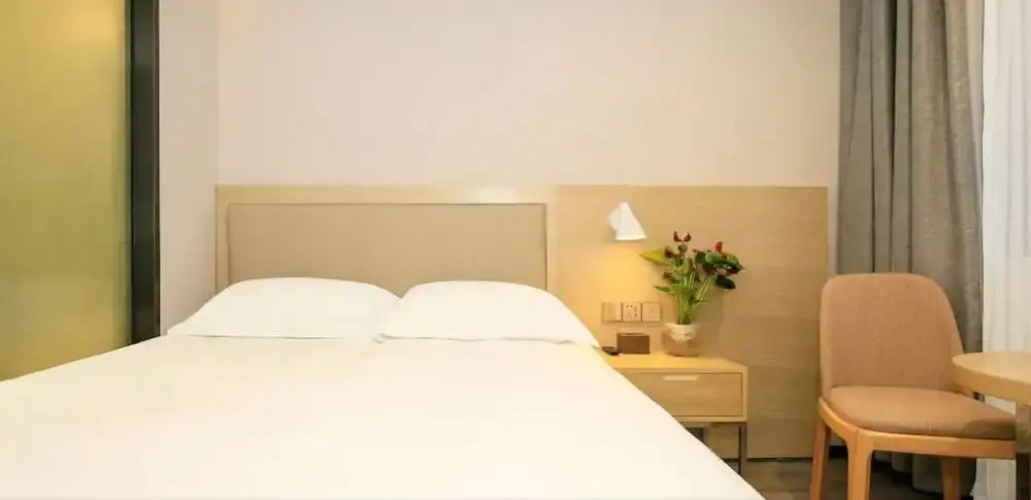 Guilin Tree Hotel