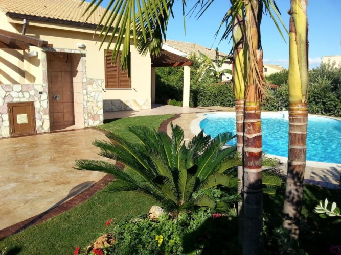 2 Bedrooms Cottage