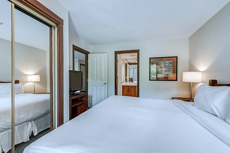 2 Bedrooms Sextuple Suite