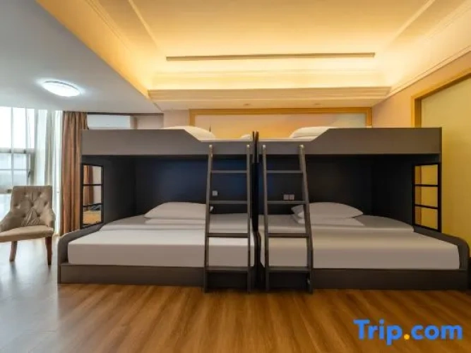 Deluxe Quadruple room