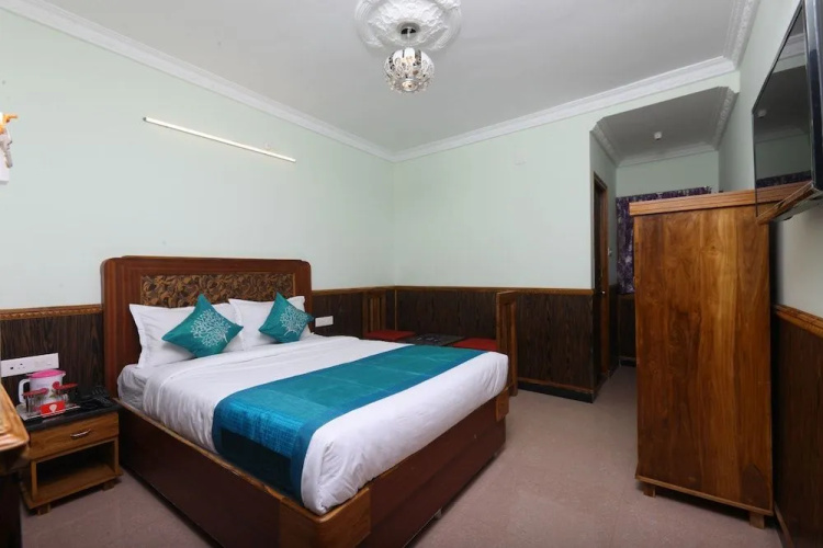 OYO 8709 Hotel Rain Forest