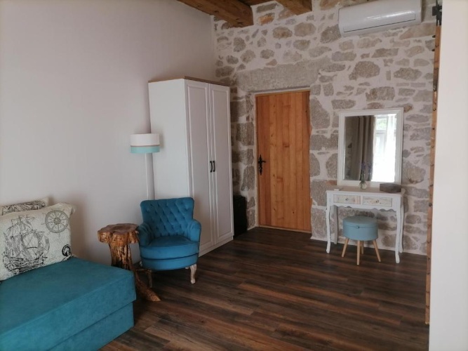 Standard Triple room with sea view