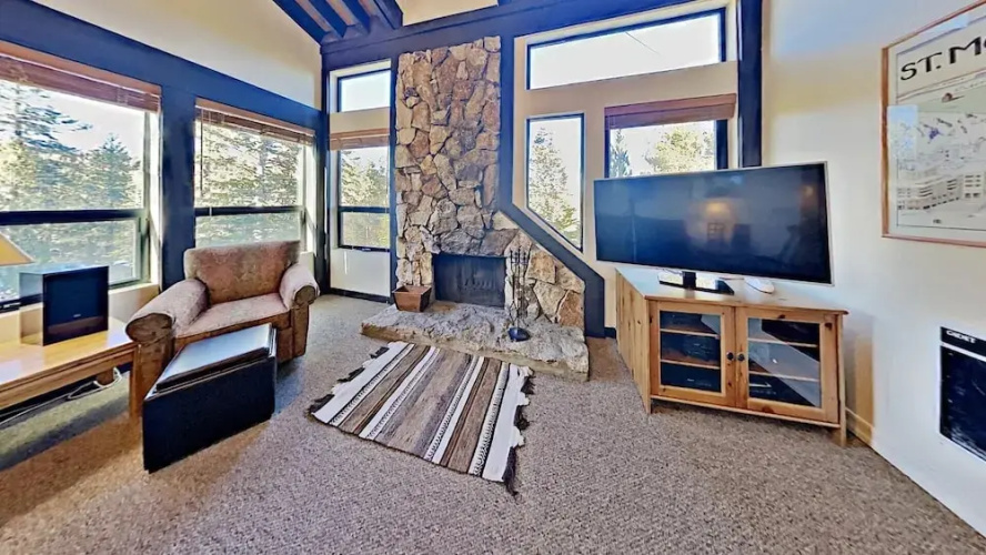 653 4 Bedroom Condo