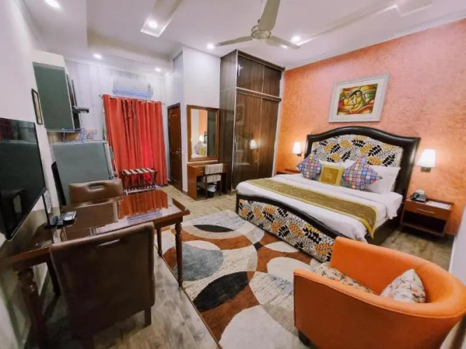 Lahore Hotel