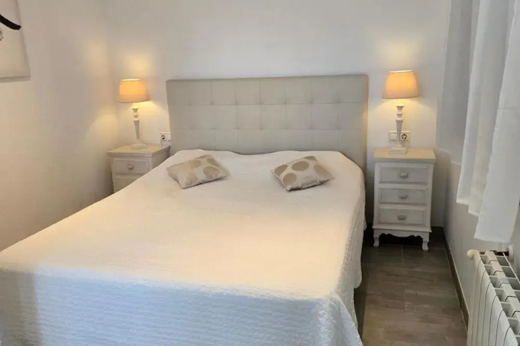 3-bed Villa Sleeps 8 With Private Pool