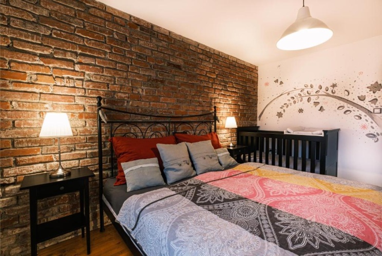 2 Bedrooms Apartment