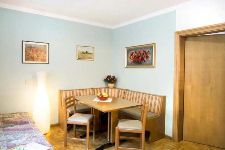 Apartment with garden view