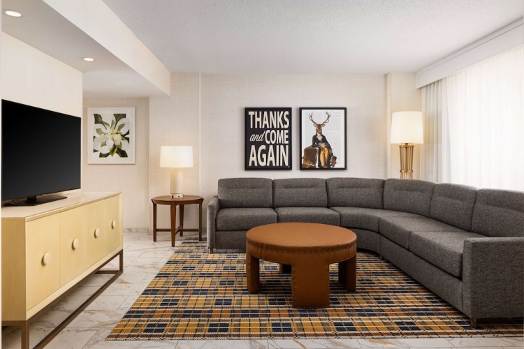 Embassy Suites by Hilton Atlanta Buckhead photo 7