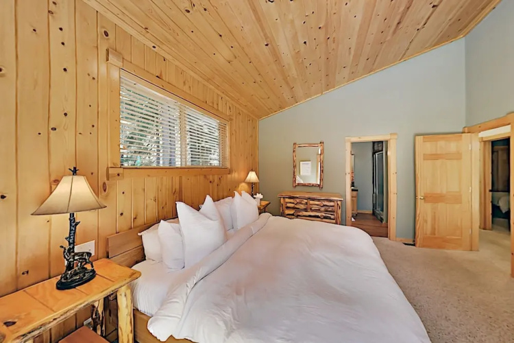 14394 Tyrol Rd Condo