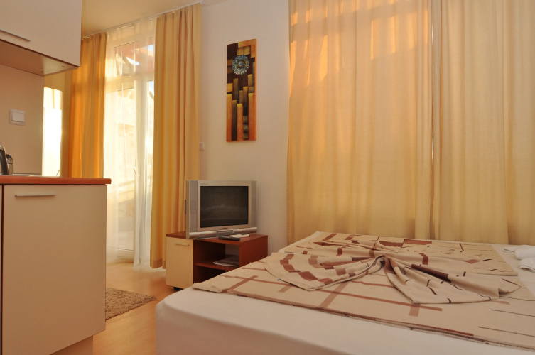 Rainbow 2 Beach Apartments