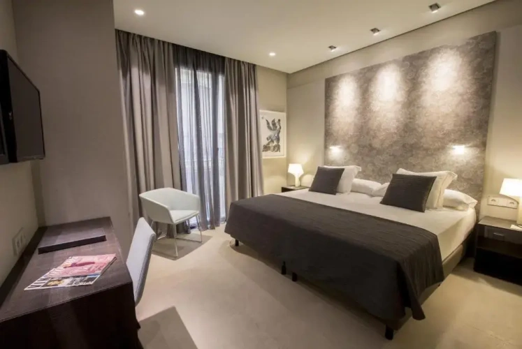 Connecting room