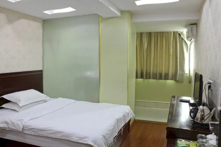 Yiju Hotel