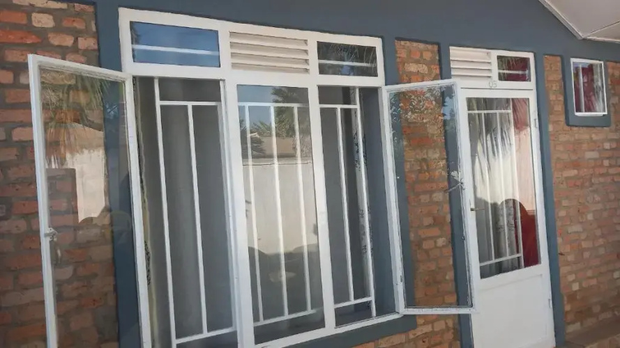 Tommy's Budget Rooms