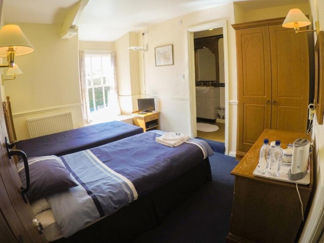 Standard Twin room