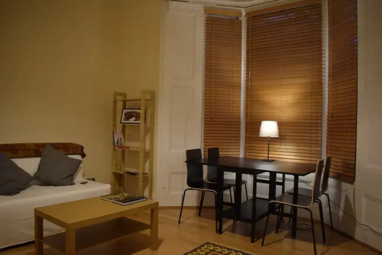 1 Bedroom Shepherds Bush Apartment