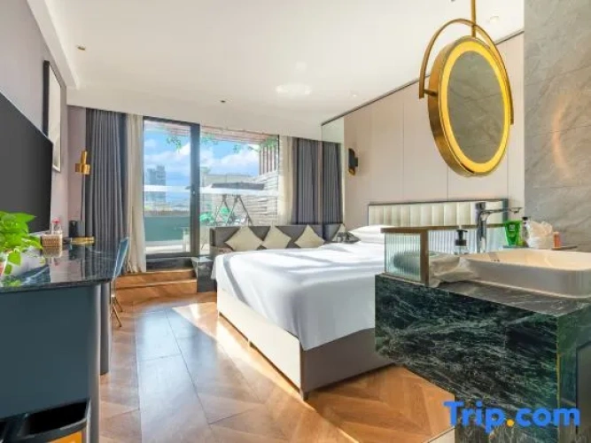 Standard Double room with city view