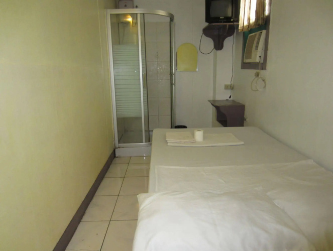 OYO 790 Mango Inn