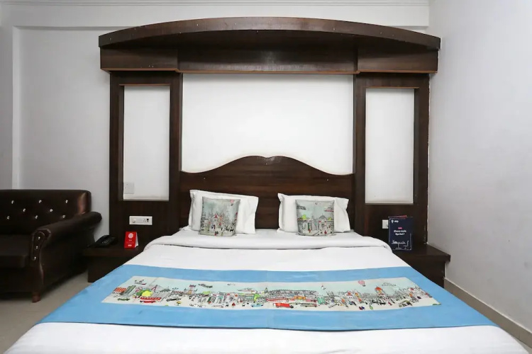 OYO 5239 Hotel Satya Shree