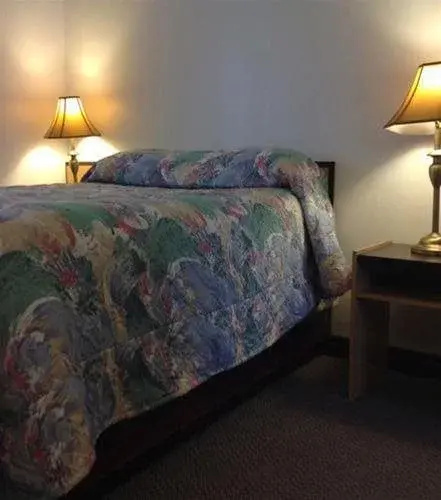 Wanakena Motel