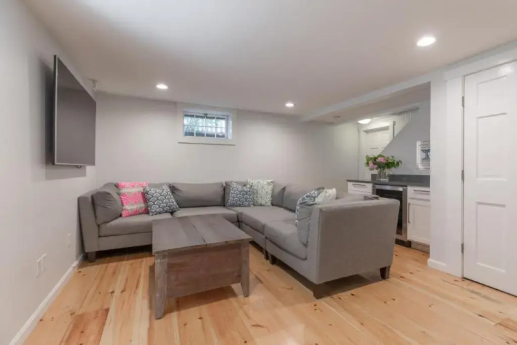 45A Pleasant St