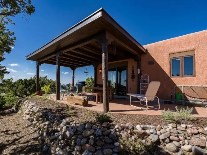 3 Bedrooms Cottage
