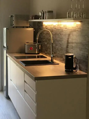 2 camere 50 passi dal mare