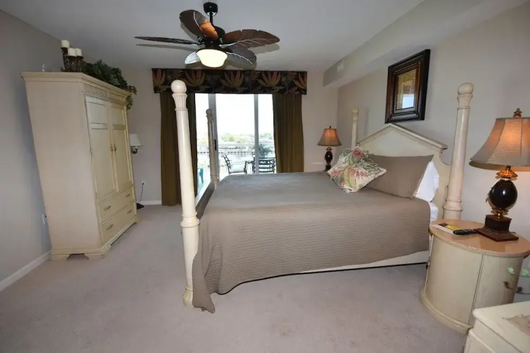 North Tower Apartment 207