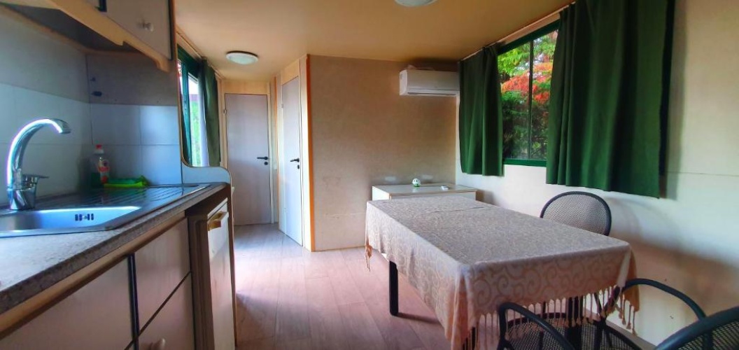 2 Bedrooms Bungalow