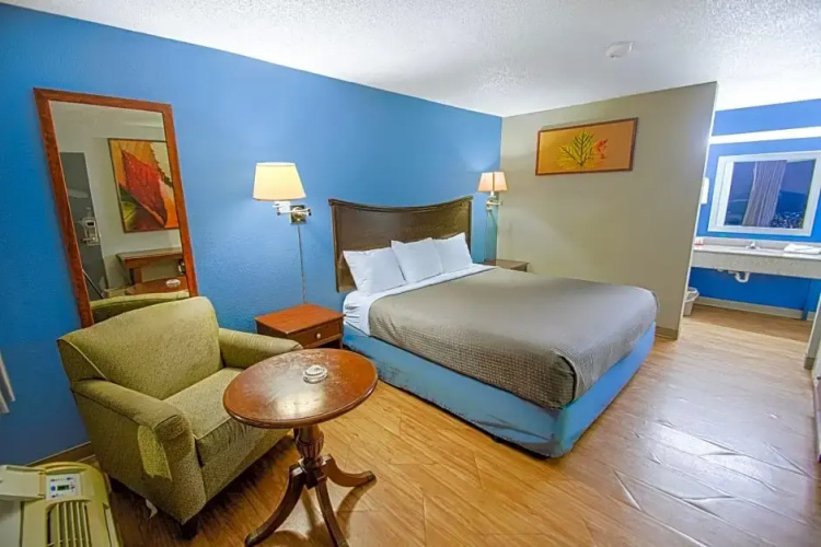 121 Motel
