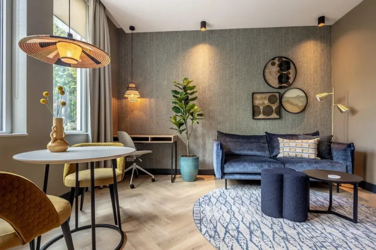 Spacious Apartment Retreat