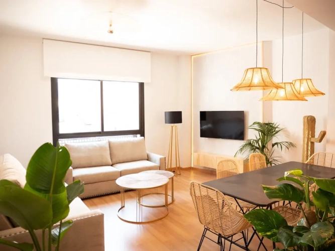 4 Bedrooms Apartment