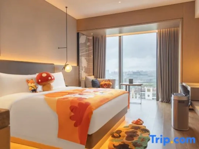Standard Quadruple room with view