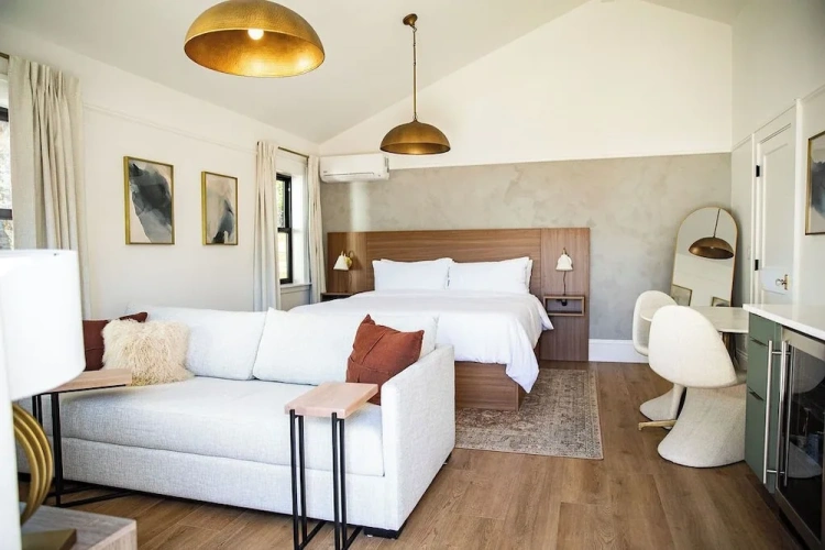Luxury Suite