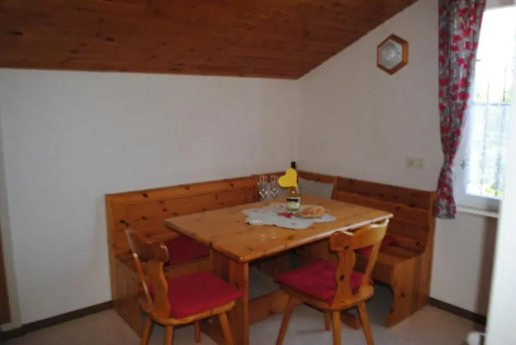 2 Bedrooms Classic Apartment