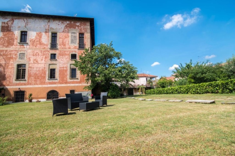 Apartment with garden view