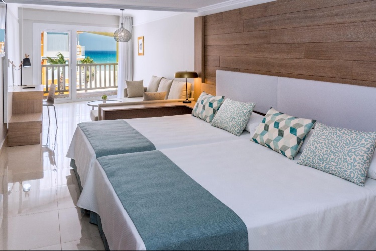 Mediterraneo Bay Hotel & Resort photo 7