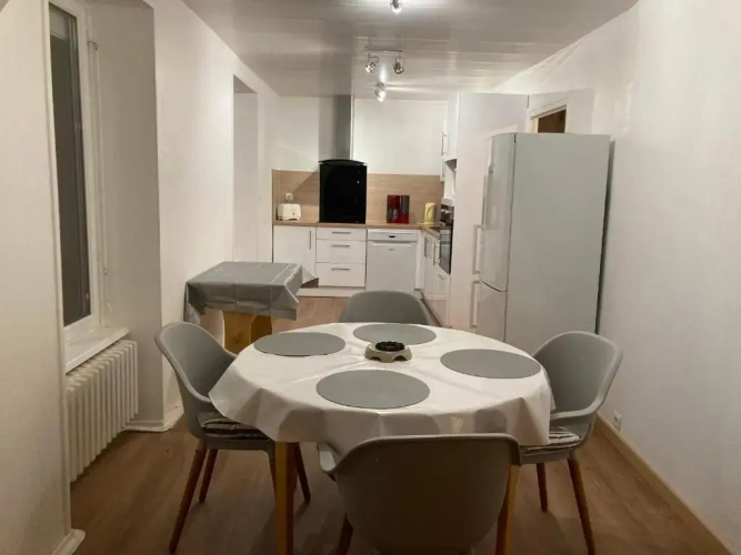 3 Bedrooms Apartment