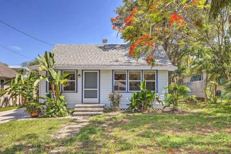 Lovely Cottage Near Downtown Stuart & Beaches