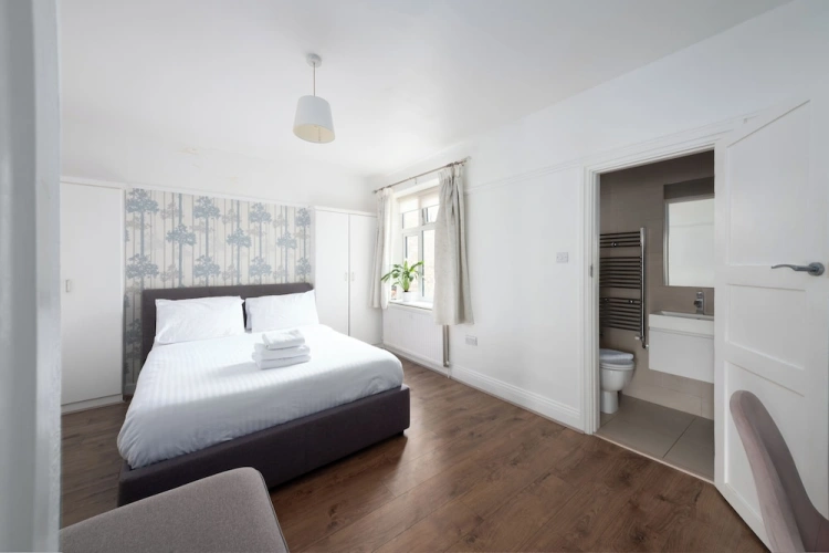 1 Bedroom Apartment