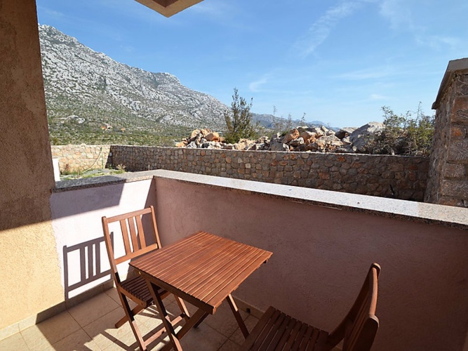 Apartment Golub Karlobag 25067