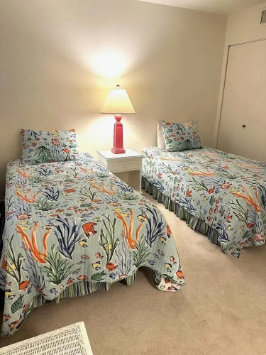 Mariners Court 201