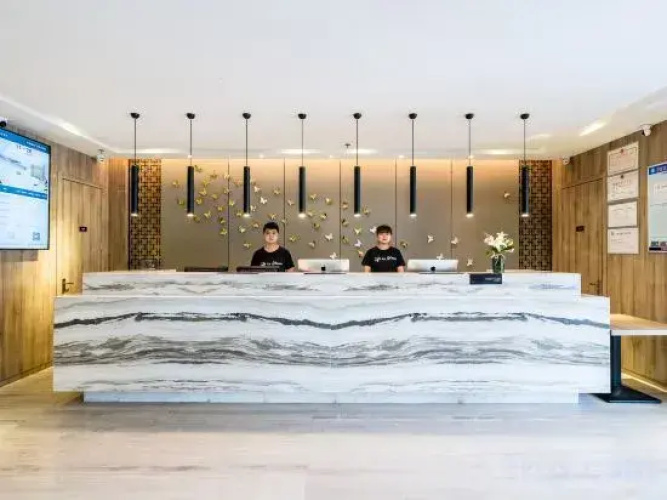 Pingliang Lando Hotel