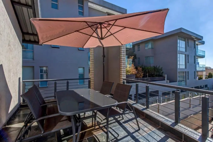 Upmarket Sandton apartment